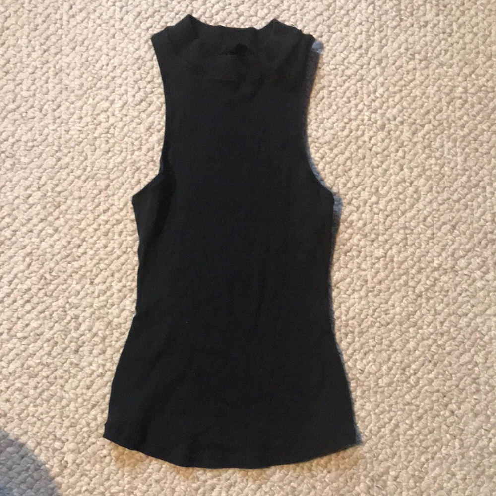 Skims Sleeveless Black Top